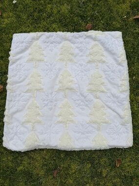 Pottery Barn Winter Tree Snowflake Sherpa Velvet Pillow Cover Cream 22x22